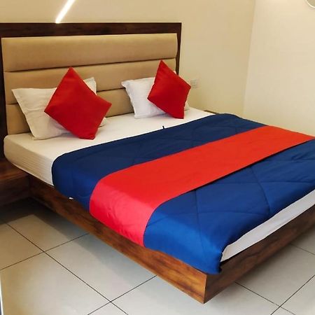 Hotel Kailash Virpur Eksteriør billede